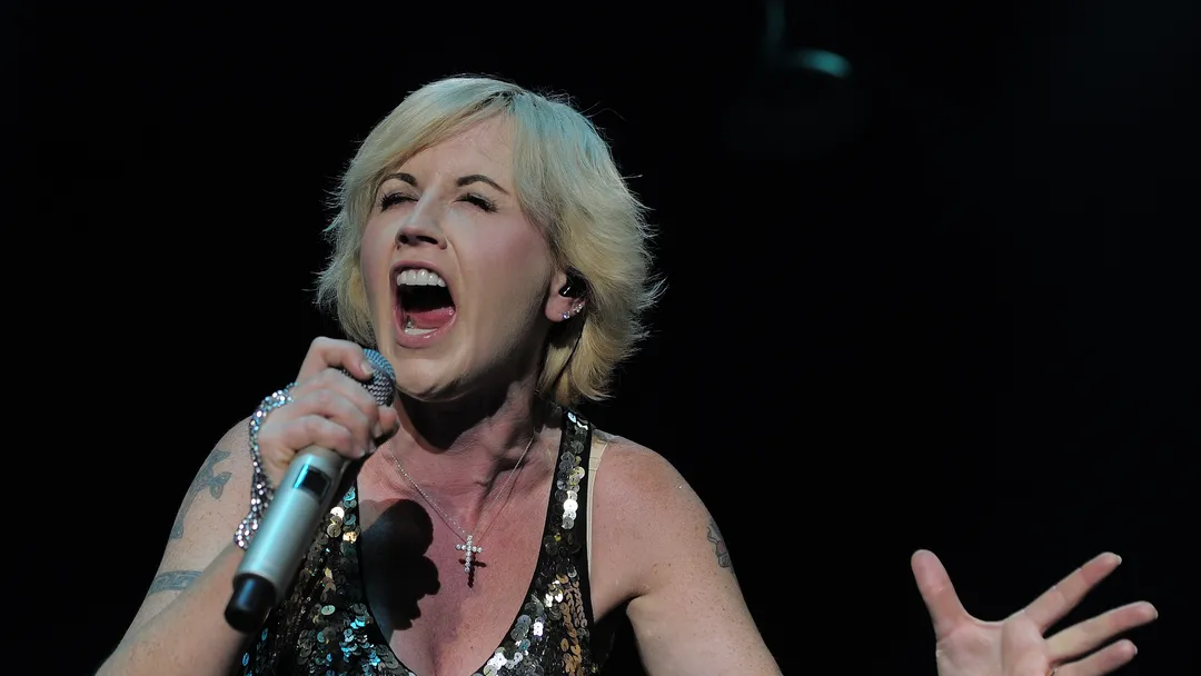 dolores-oriordan-cranberries-8