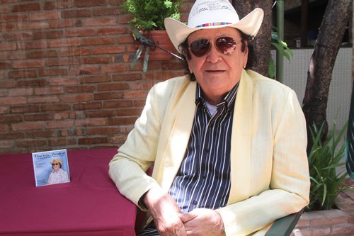 CARLOS ANDRÉ